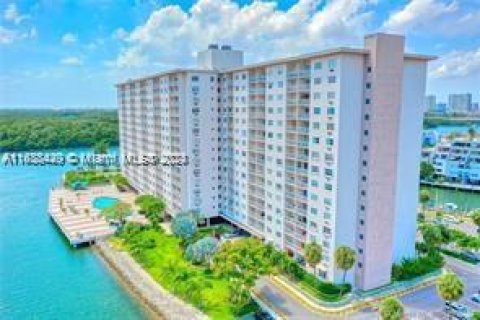 Condo in Sunny Isles Beach, Florida, 1 bedroom  № 1310344 - photo 14