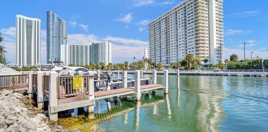 Condo in Sunny Isles Beach, Florida, 1 bedroom  № 1310344