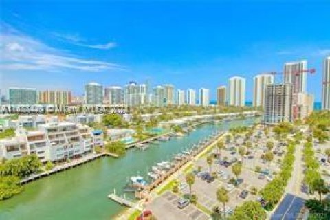 Condo in Sunny Isles Beach, Florida, 1 bedroom  № 1310344 - photo 11