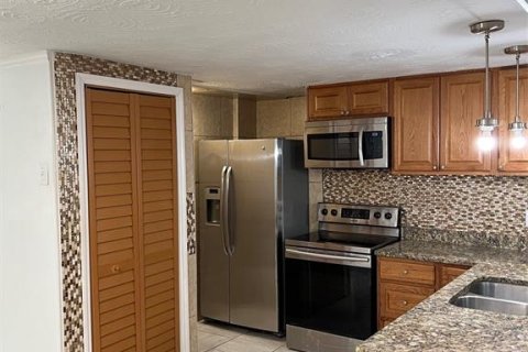 Casa en venta en Lutz, Florida, 4 dormitorios, 164.44 m2 № 763528 - foto 10