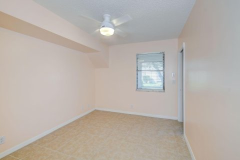 Condo in Stuart, Florida, 2 bedrooms  № 932642 - photo 13