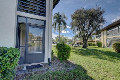 Condo in Stuart, Florida, 2 bedrooms  № 932642 - photo 4