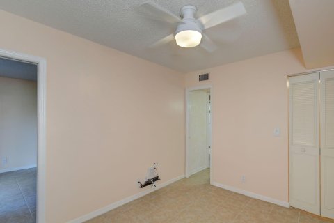 Condo in Stuart, Florida, 2 bedrooms  № 932642 - photo 15