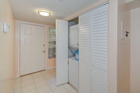 Condo in Stuart, Florida, 2 bedrooms  № 932642 - photo 22