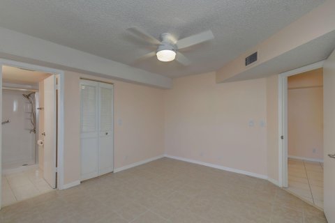 Condo in Stuart, Florida, 2 bedrooms  № 932642 - photo 20