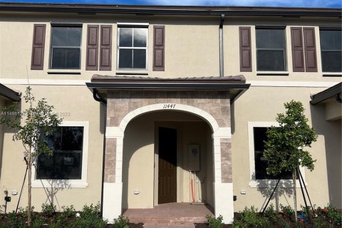 Villa ou maison à vendre à Hialeah, Floride: 3 chambres, 153.29 m2 № 873944 - photo 2