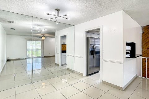 Condominio en venta en Orlando, Florida, 2 dormitorios, 82.59 m2 № 762104 - foto 18