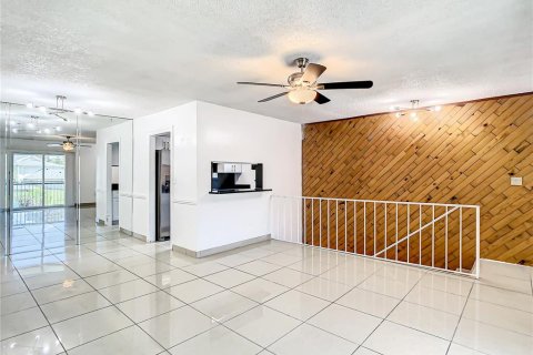 Condominio en venta en Orlando, Florida, 2 dormitorios, 82.59 m2 № 762104 - foto 16