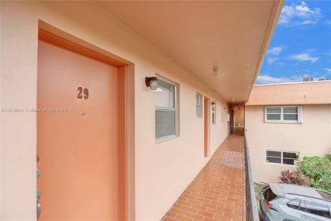 Condo in Hialeah, Florida, 3 bedrooms  № 1269012 - photo 5