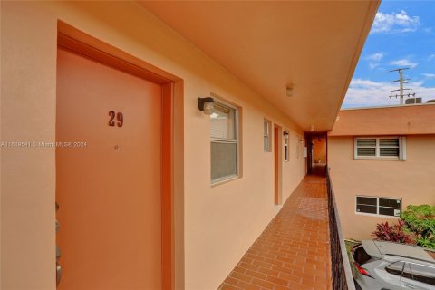 Condominio en venta en Hialeah, Florida, 3 dormitorios, 84.36 m2 № 1269012 - foto 6