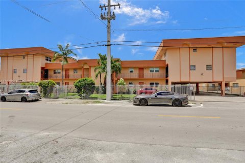 Condo in Hialeah, Florida, 3 bedrooms  № 1269012 - photo 3