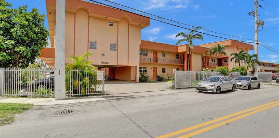 Condo à Hialeah, Floride, 3 chambres  № 1269012