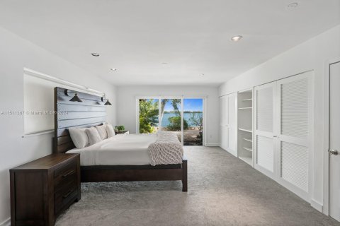Casa en venta en Miami, Florida, 5 dormitorios, 539.3 m2 № 942678 - foto 11