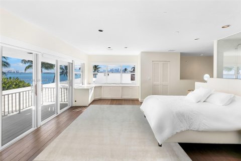 Casa en venta en Miami, Florida, 5 dormitorios, 539.3 m2 № 942678 - foto 9