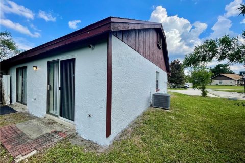 Duplex à vendre à Orlando, Floride: 2 chambres, 91.04 m2 № 1333751 - photo 3