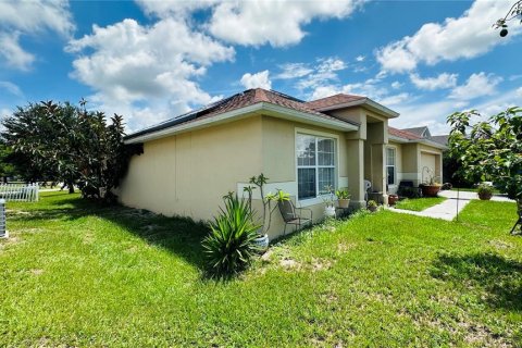 Villa ou maison à vendre à Kissimmee, Floride: 3 chambres, 169.55 m2 № 1333752 - photo 3