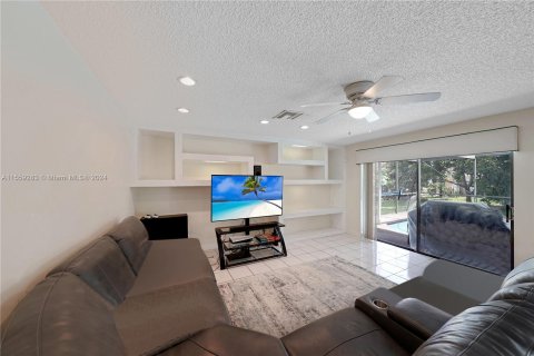 Casa en venta en Coral Springs, Florida, 4 dormitorios, 210.7 m2 № 1102765 - foto 6