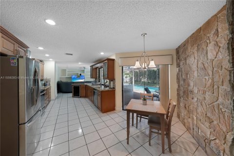 Casa en venta en Coral Springs, Florida, 4 dormitorios, 210.7 m2 № 1102765 - foto 10