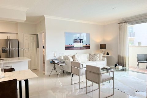 Apartamento en alquiler en Coral Gables, Florida, 2 dormitorios, 109.62 m2 № 650446 - foto 1