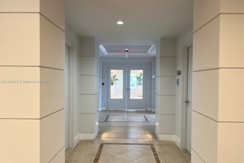 Apartamento en alquiler en Coral Gables, Florida, 2 dormitorios, 109.62 m2 № 650446 - foto 17