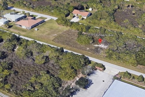 Terreno en venta en Englewood, Florida № 1340305 - foto 1