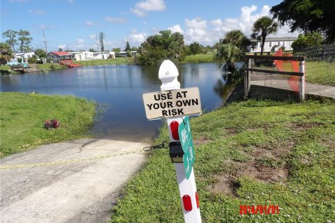 Terreno en venta en Englewood, Florida № 1340212 - foto 13