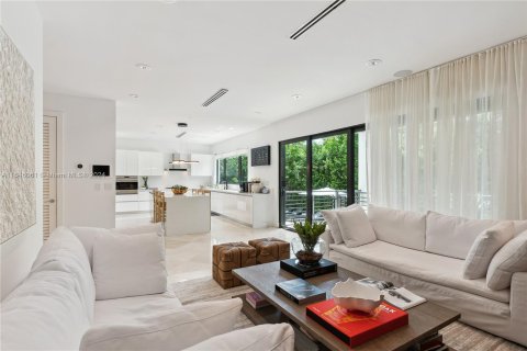 Casa en venta en Key Biscayne, Florida, 6 dormitorios, 332.96 m2 № 1355278 - foto 11