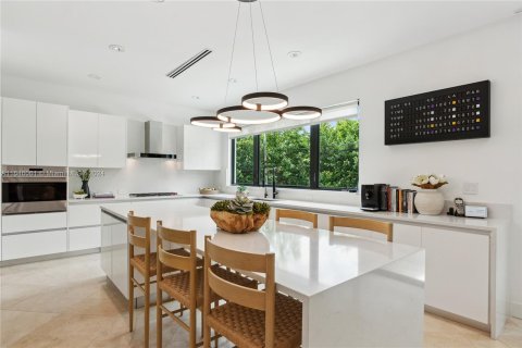 Casa en venta en Key Biscayne, Florida, 6 dormitorios, 332.96 m2 № 1355278 - foto 13