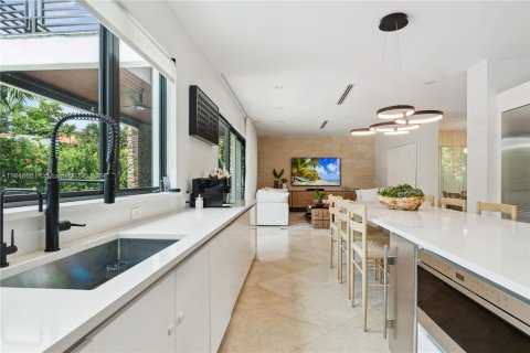 Casa en venta en Key Biscayne, Florida, 6 dormitorios, 332.96 m2 № 1355278 - foto 15