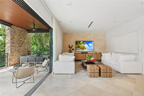 House in Key Biscayne, Florida 6 bedrooms, 332.96 sq.m. № 1355278 - photo 10