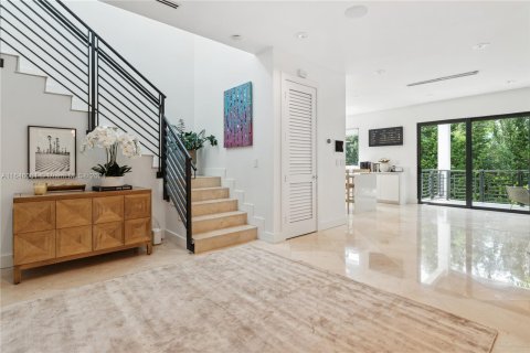 House in Key Biscayne, Florida 6 bedrooms, 332.96 sq.m. № 1355278 - photo 16