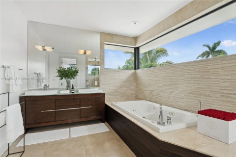 Casa en venta en Key Biscayne, Florida, 6 dormitorios, 332.96 m2 № 1355278 - foto 20