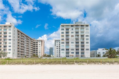 Condominio en venta en Miami Beach, Florida, 1 dormitorio, 60.85 m2 № 1327748 - foto 22