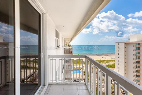 Condo in Miami Beach, Florida, 1 bedroom  № 1327748 - photo 7