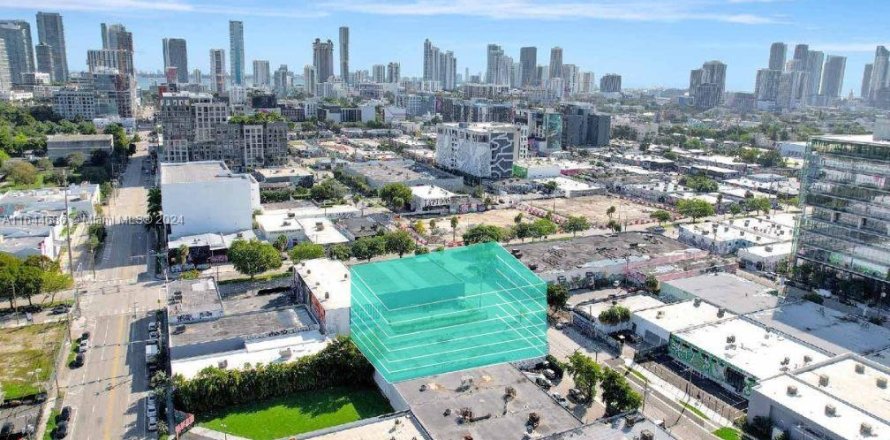 Commercial property in Miami, Florida № 1327808