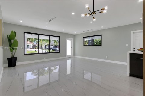 House in Fort Lauderdale, Florida 3 bedrooms № 1327750 - photo 6