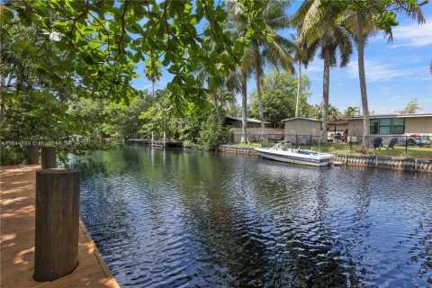 House in Fort Lauderdale, Florida 3 bedrooms № 1327750 - photo 28