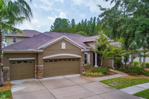 House in Tampa, Florida 5 bedrooms, 343.27 sq.m. № 1430715 - photo 2