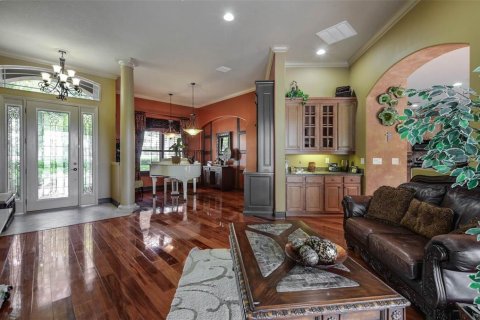 House in Tampa, Florida 5 bedrooms, 343.27 sq.m. № 1430715 - photo 13