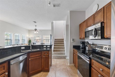 Touwnhouse à vendre à Kissimmee, Floride: 4 chambres, 151.99 m2 № 1349477 - photo 9