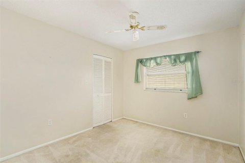 House in New Port Richey, Florida 2 bedrooms, 111.48 sq.m. № 1349485 - photo 4