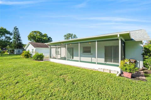 Villa ou maison à vendre à New Port Richey, Floride: 2 chambres, 111.48 m2 № 1349485 - photo 11