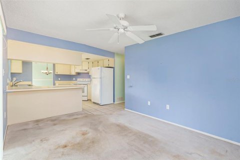 House in New Port Richey, Florida 2 bedrooms, 111.48 sq.m. № 1349485 - photo 24