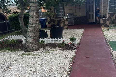 Casa en venta en Opa-locka, Florida, 3 dormitorios, 104.61 m2 № 1225776 - foto 28