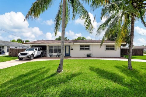 Villa ou maison à vendre à Pompano Beach, Floride: 4 chambres, 193.98 m2 № 1348591 - photo 1