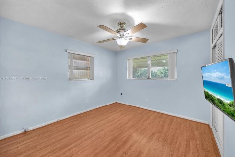 Casa en venta en Pembroke Pines, Florida, 4 dormitorios, 182.65 m2 № 1348590 - foto 15