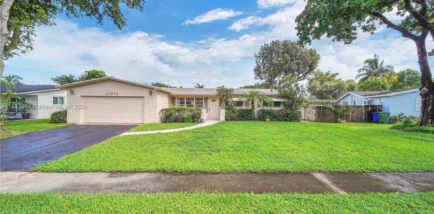 Villa ou maison à Pembroke Pines, Floride 4 chambres, 182.65 m2 № 1348590