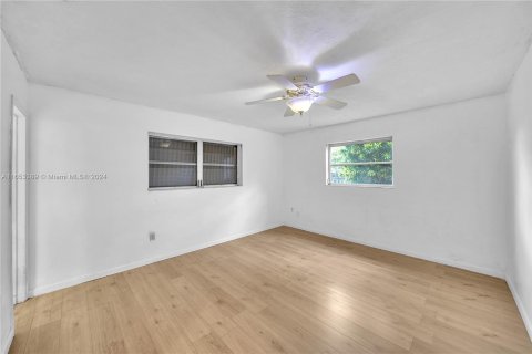 Casa en venta en Pembroke Pines, Florida, 4 dormitorios, 182.65 m2 № 1348590 - foto 10