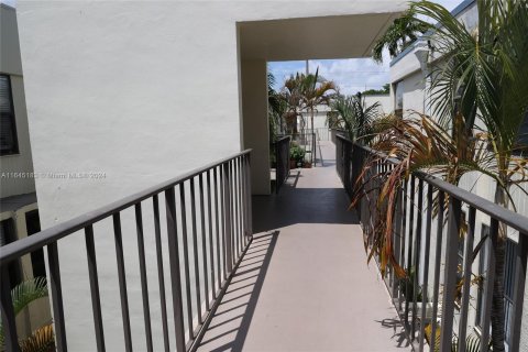 Copropriété à vendre à Aventura, Floride: 3 chambres, 128.21 m2 № 1328280 - photo 22