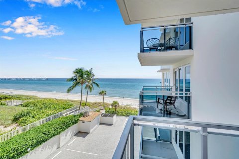 Condominio en venta en Boca Raton, Florida, 2 dormitorios, 167.97 m2 № 1328371 - foto 1